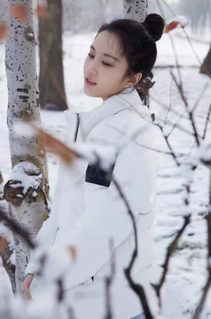 张慧雯甜美可爱雪地写真图片_3