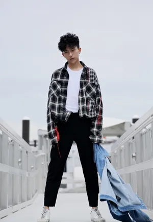 黄子弘凡雅痞风帅气写真图片_4