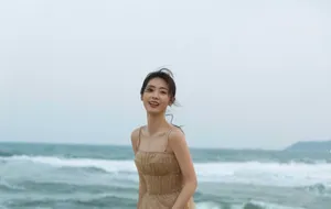 邢菲温婉迷人海边写真图片_5