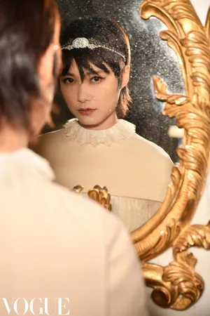 李宇春白裙优雅写真图片_4