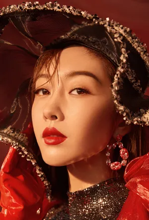 宣璐美艳妩媚写真图片
