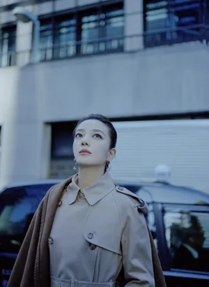 赵薇时尚干练街拍图片