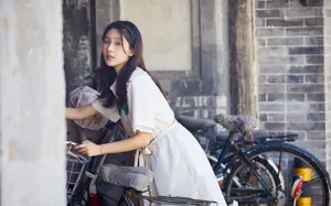 王子璇轻甜少女风街拍图片_6