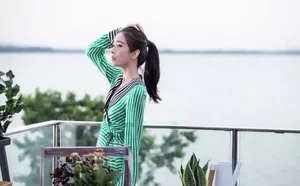 赵樱子清爽性感户外写真_1