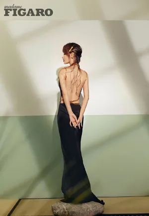 张嘉倪性感妩媚时尚写真大片_2