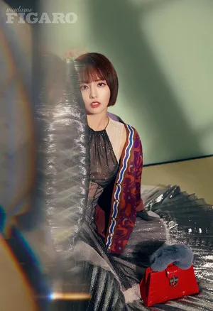 张嘉倪性感妩媚时尚写真大片_3