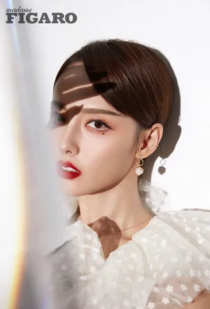 张嘉倪性感妩媚时尚写真大片_7