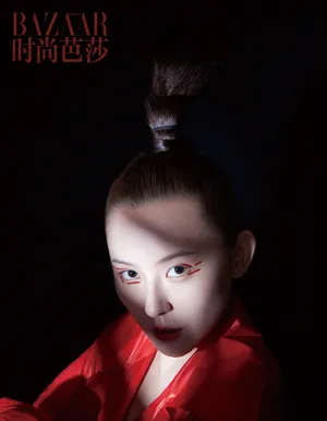 热依扎美艳光影写真图片_3