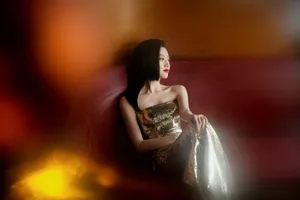 景甜金色亮片鱼尾裙性感图片