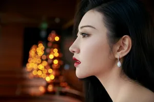 景甜金色亮片鱼尾裙性感图片_3