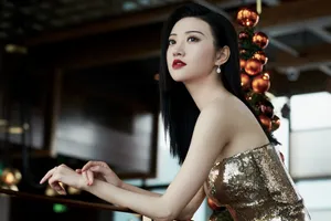 景甜金色亮片鱼尾裙性感图片_5