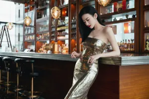 景甜金色亮片鱼尾裙性感图片_6