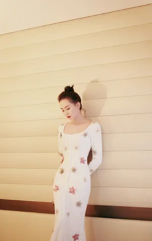 刘诗诗花朵裙性感写真图片_4