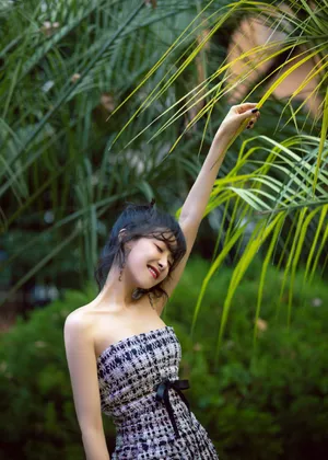 宋茜蓝发短裙性感写真图片_9