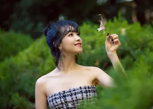 宋茜蓝发短裙性感写真图片_12