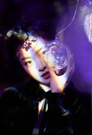 李庚希时尚酷黑写真图片_1