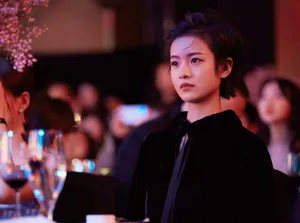 李庚希时尚酷黑写真图片_5