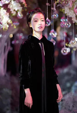 李庚希时尚酷黑写真图片_8