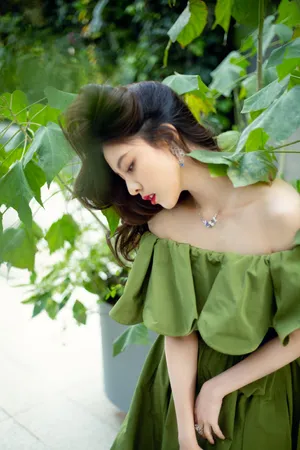 宋妍霏抹茶长裙清新娇艳图片_8
