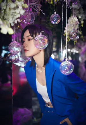 周笔畅率性利落性感写真图片_2