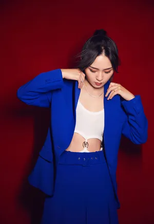 周笔畅率性利落性感写真图片_6