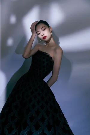钟楚曦菱格纹礼服魅力性感图片_3
