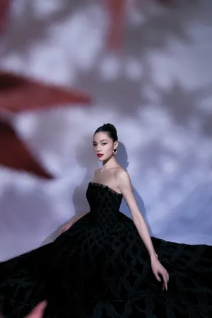 钟楚曦菱格纹礼服魅力性感图片_7
