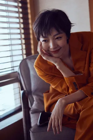 齐溪《吹哨人》首映礼干练图片