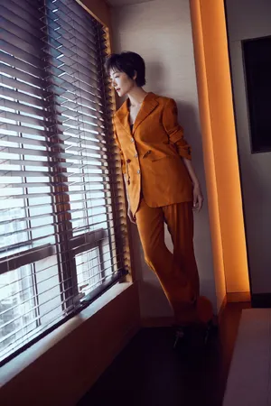 齐溪《吹哨人》首映礼干练图片
