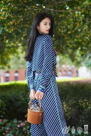 傅菁率性洒脱街拍写真图片_7