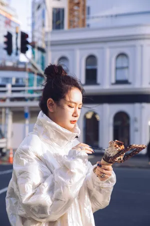 戚薇清爽时尚街拍图片