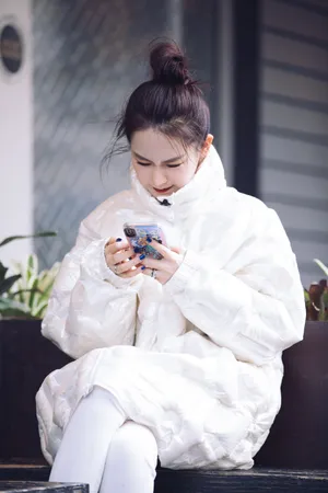 戚薇清爽时尚街拍图片_3