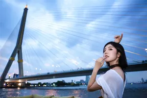 赵奕欢游轮率性洒脱写真_1