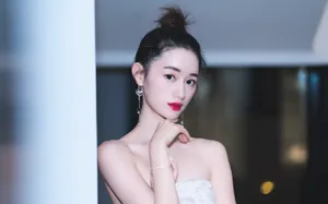 郭晓婷优雅浪漫写真图片