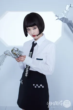 赵露思时髦百变杂志写真图片_4