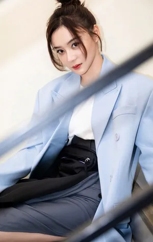 袁姗姗蓝色西装清爽写真图片_3