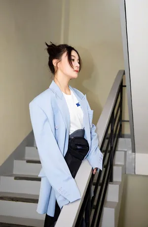袁姗姗蓝色西装清爽写真图片_7