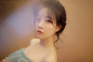 冯提莫雾霾蓝长裙气质写真图片_5