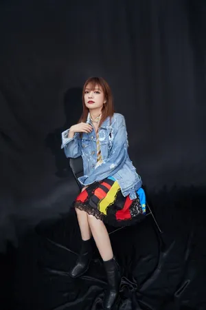 赵薇酷飒率性利落写真图片_7