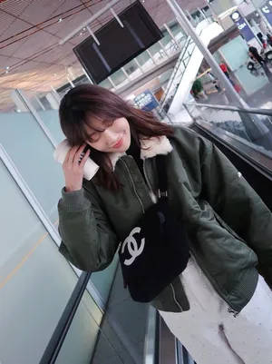 李斯羽清秀时尚机场图片_2