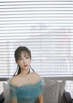 杨紫薄荷绿纱裙灵动写真图片_2