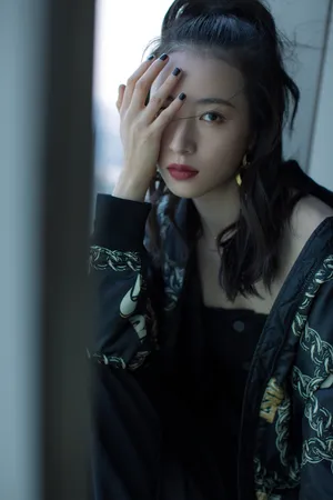 周雨彤运动风时尚写真图片_6