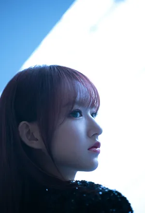 程潇美飒亮片西装写真图片_1