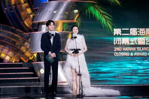 江疏影羽毛裙时尚性感写真图片_9