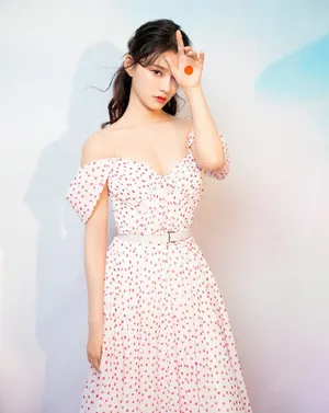 林允摆浪长裙性感迷人写真
