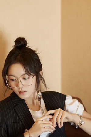 赵今麦断袖西装酷美写真图片_2