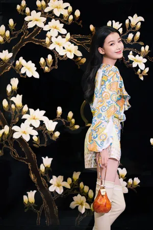 孙怡细长美腿性感写真图片_3