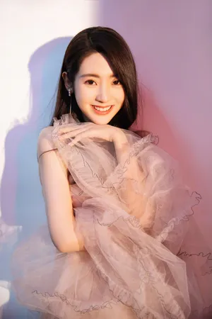 邢菲抹胸纱裙清纯写真图片_6