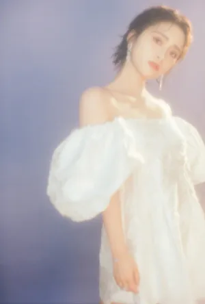 沈月俏丽短发优雅少女感写真图片