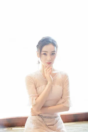 袁姗姗优雅知性写真图片_3